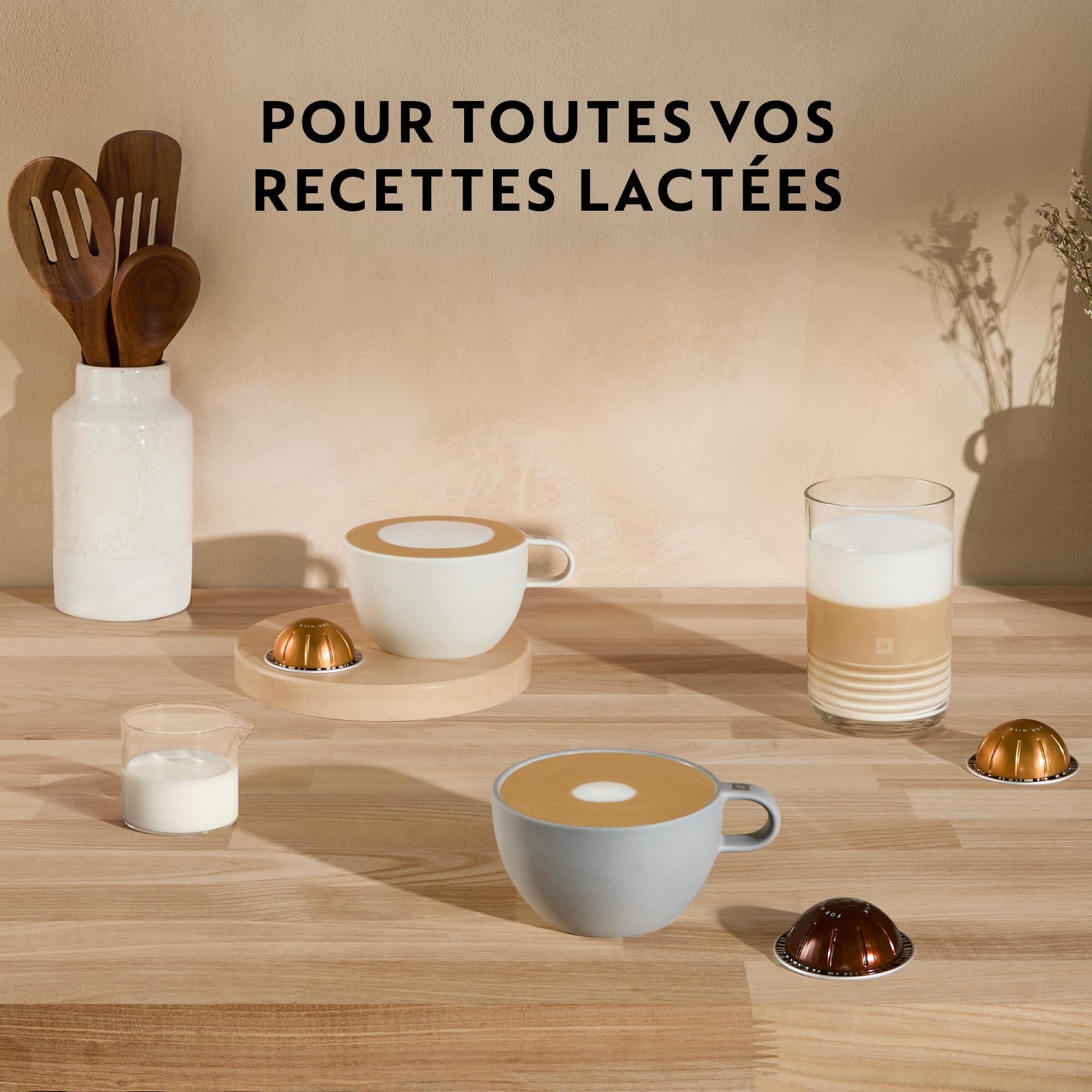 Machine à Café Vertuo Next Blanc, Capsules café Vertuo seulement, Technologie Centrifusion, 5 Tailles de Tasses + Kit de Bienvenue, Design Moderne, Arrêt Automatique, Blanc